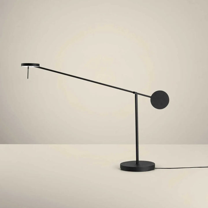 Détail de la lampe Invisible en aluminium noir