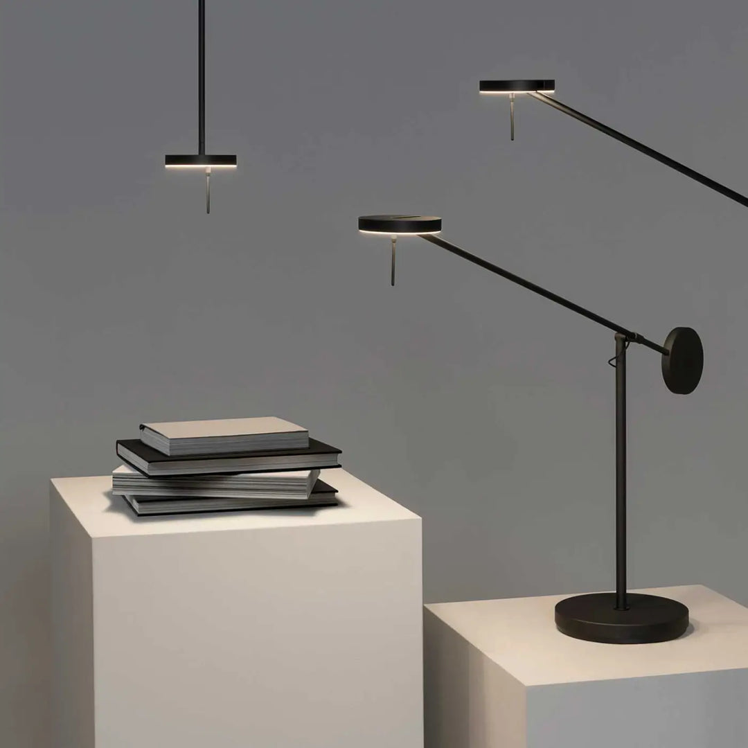 Lampe Invisible à bras articulé dans un intérieur