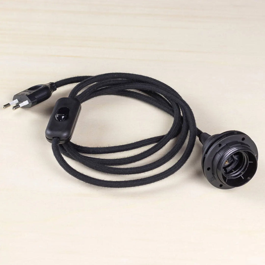 Cordon noir en tissu avec interrupteur et prise pour lampe à poser poser kåputafunat bois fsc