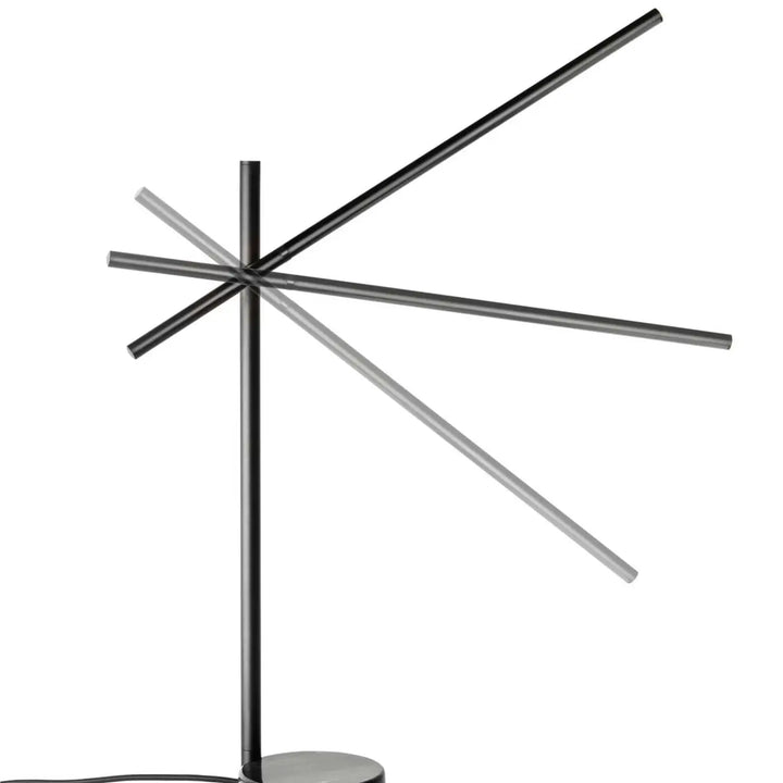 Détail de la lampe de chevet Tubs en marbre