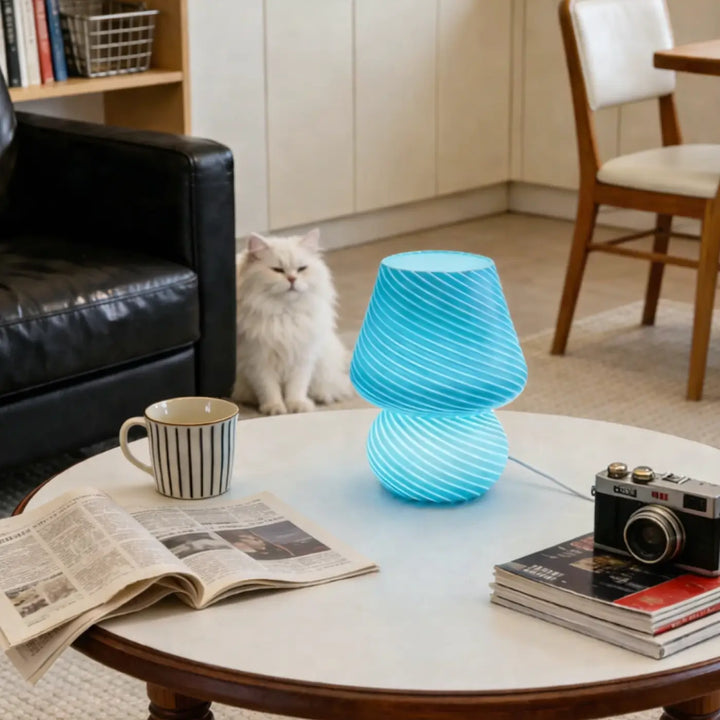 Lampe de chevet glassy bleue avec design en spirale texturé transforme l’atmosphère et offre une chevet raffinée