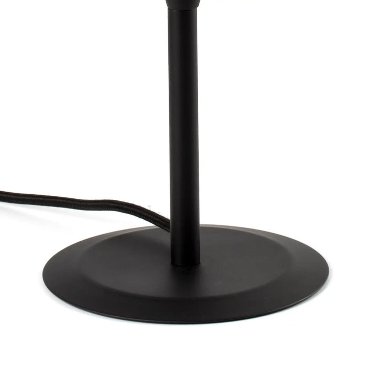 Détail de la lampe de table Conga S noire