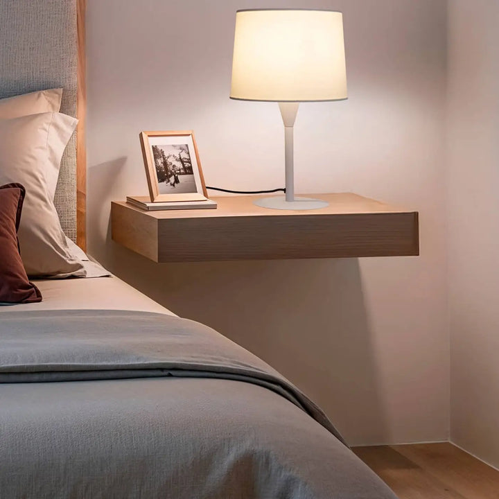 Lampe de table Conga S blanche dans un intérieur