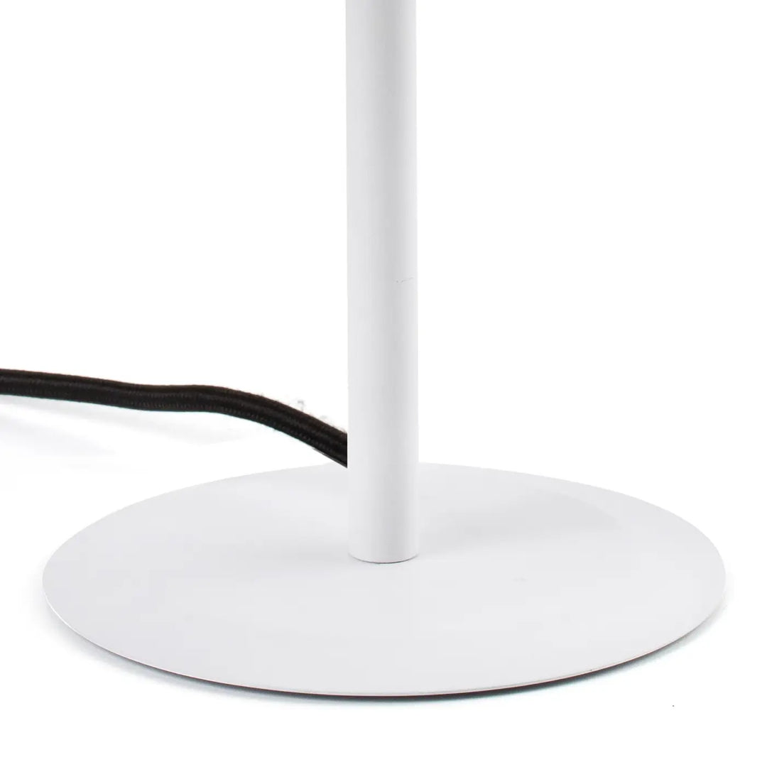 Détail de la lampe de table Conga S blanche