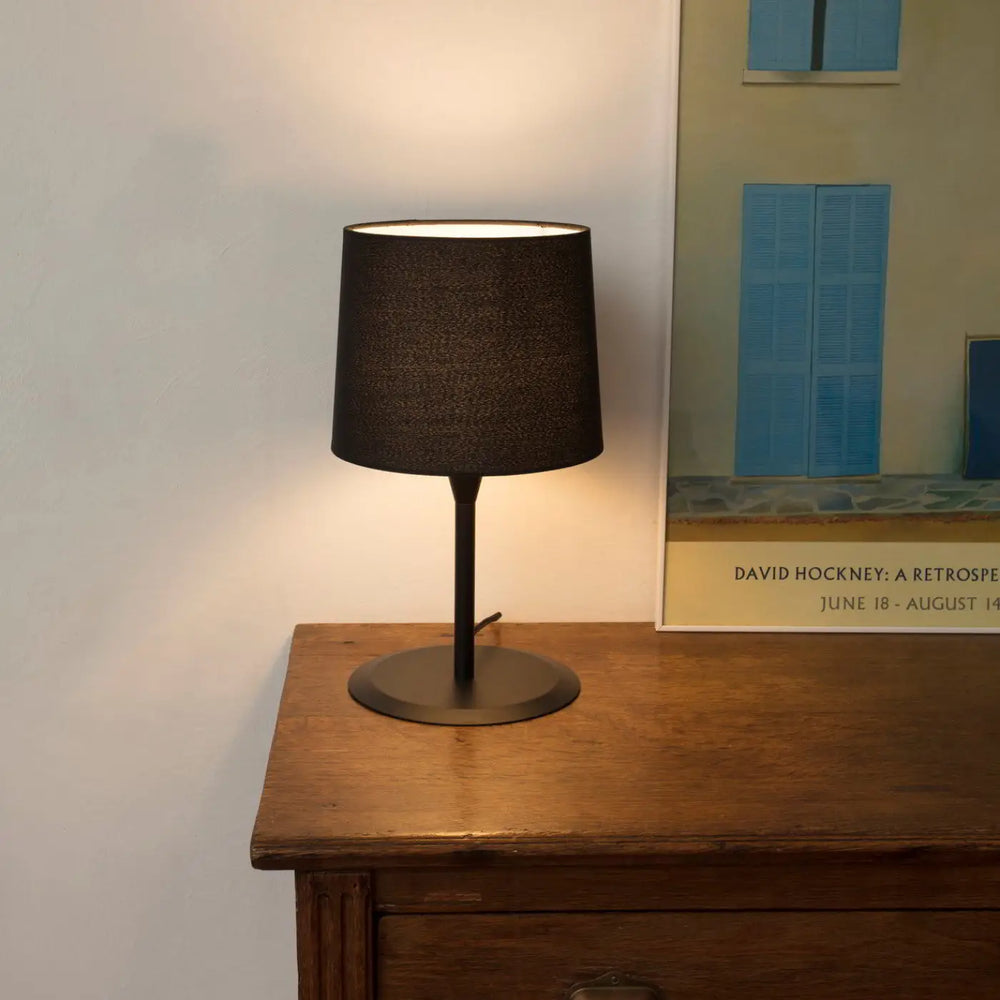 Lampe de table Conga noire en situation
