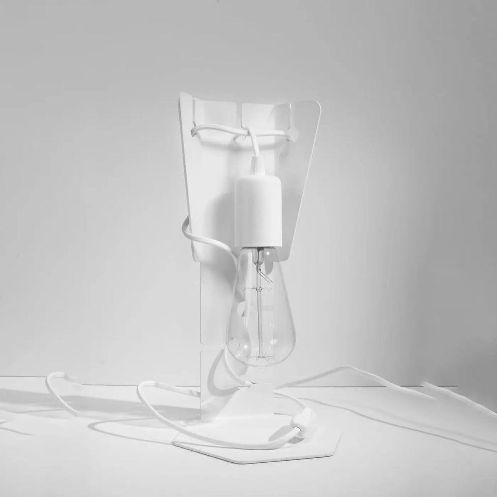 Lampe arby murale blanche minimaliste avec ampoule en verre clair et boîtier plastique pour décoration d’intérieur moderne bureau arby