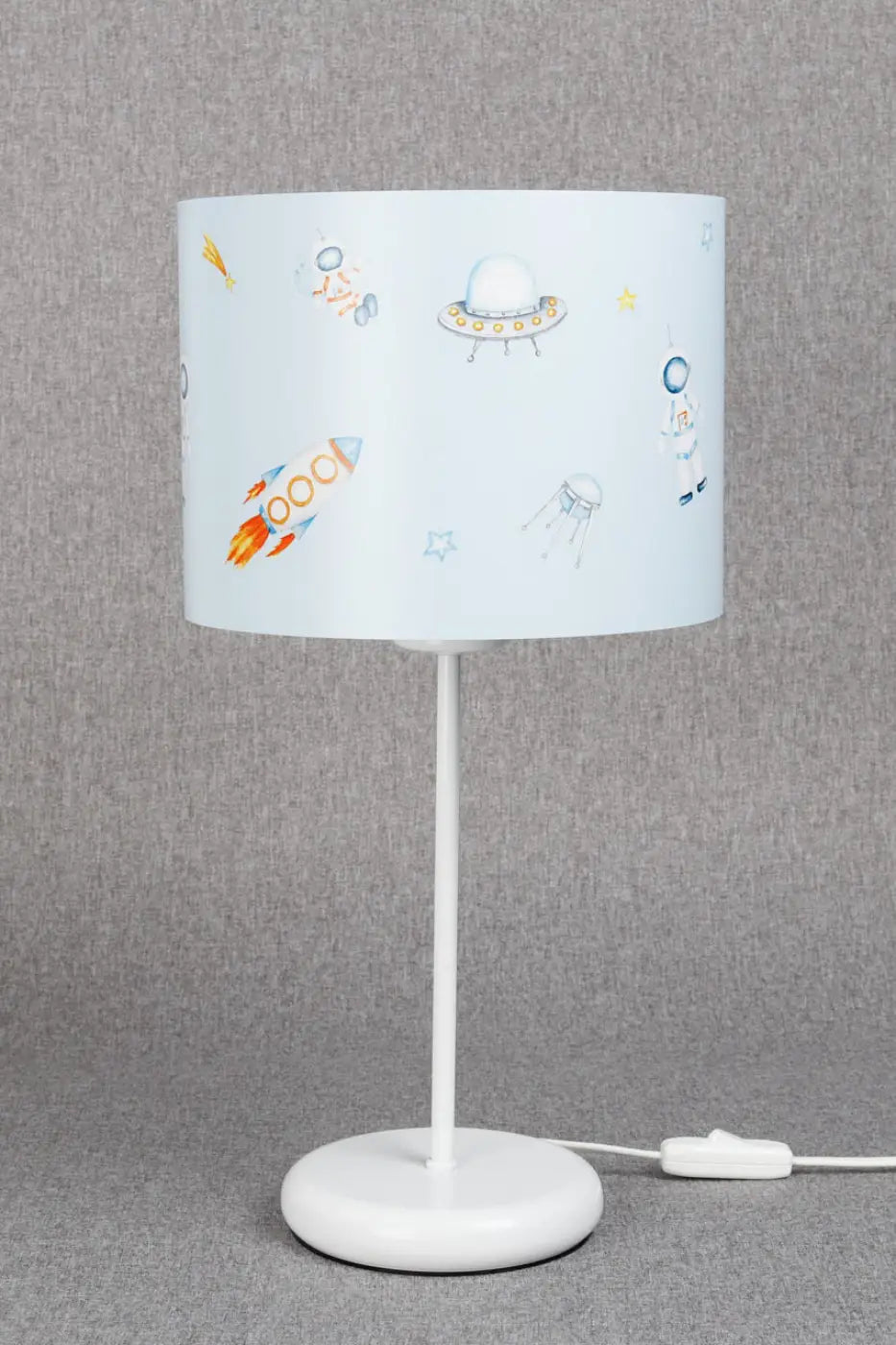 Lampe de table bleu avec abat-jour cylindrique à illustrations spatiales pour une décoration intérieure et lumière douce