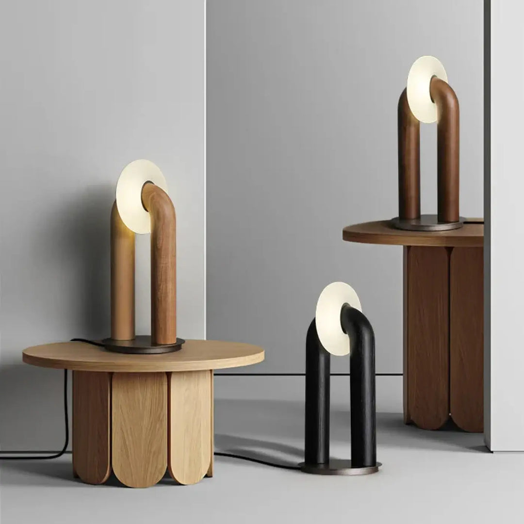 Lampe de table boisia en bois chaud incurvé avec diffuseur en verre dépoli pour une lumière douce et décoration intérieure