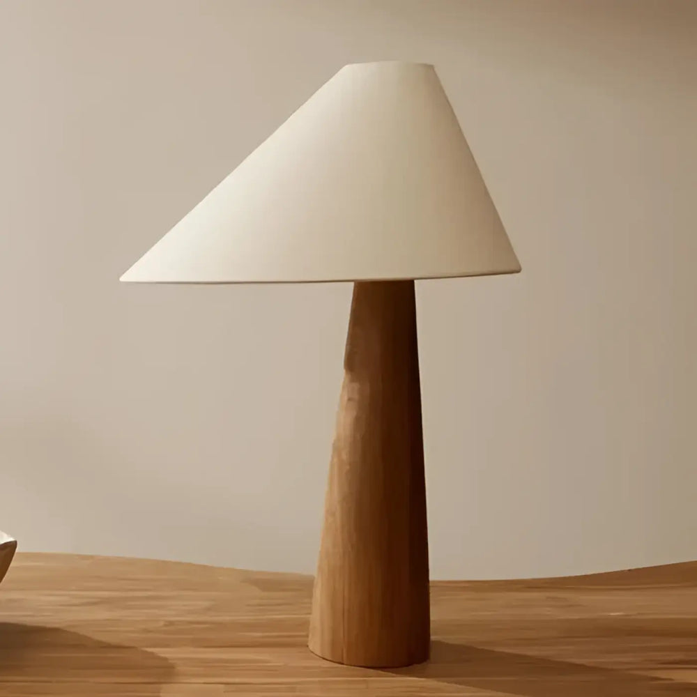 Lampe de table chenii avec base en bois effilée et abat-jour conique off-white pour un style naturel minimaliste
