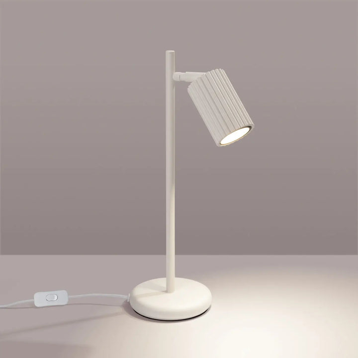 Lampe a poser karbon beige avec abat-jour cylindrique à nervures et base métallique design minimaliste ampoules gu10 interchangeables