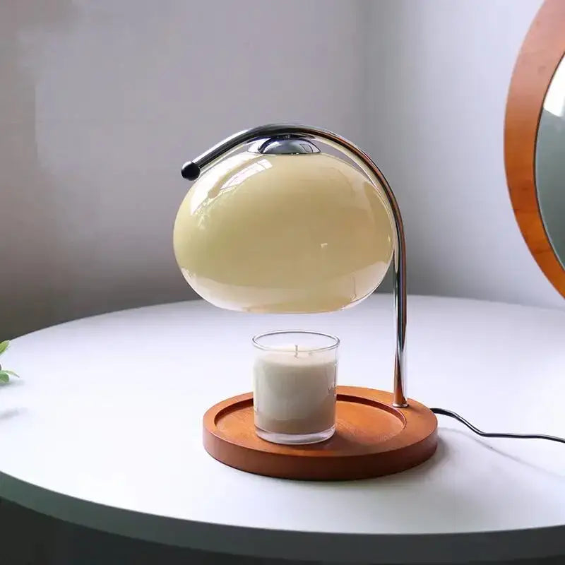 Lampe de table design globe en verre crème avec base bois chic