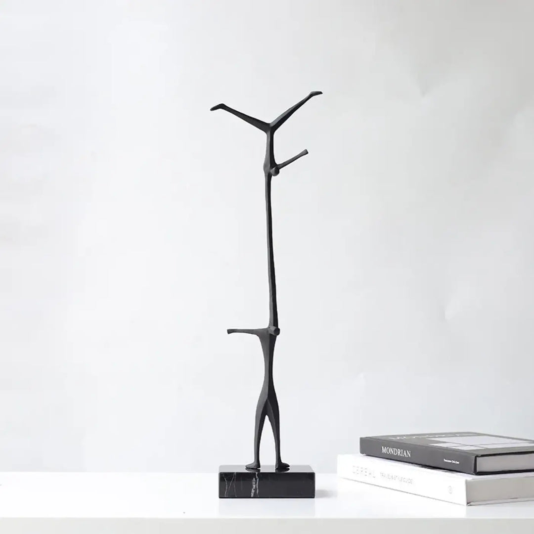 Lampe de table design minimaliste sculpture humaine dorée moderne