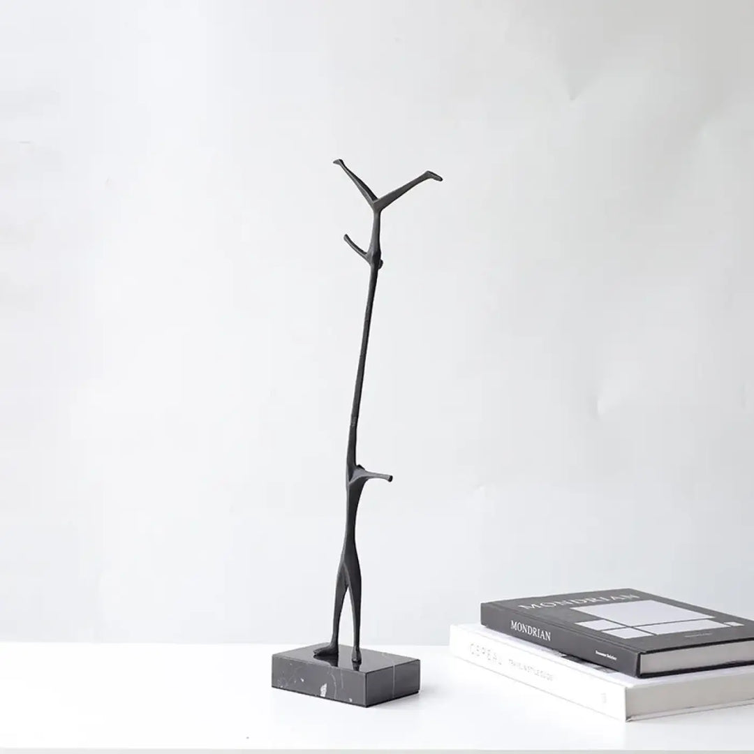 Lampe de table design minimaliste sculpture humaine dorée moderne