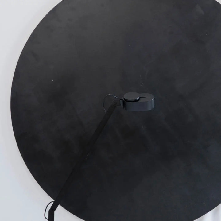 Lampe de table Inviting noire dans un intérieur