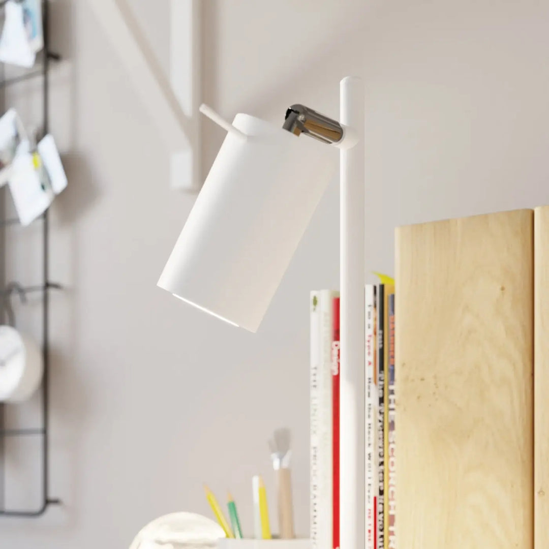 Lampe de table ring blanc avec mécanisme métallique ajustable design pour bureau décoration d’intérieur moderne