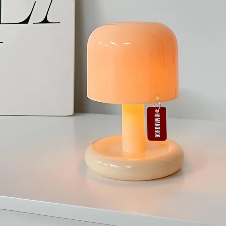 Lampe de table pinar orange design minimaliste avec finition lisse et base assortie pour une ambiance chaleureuse