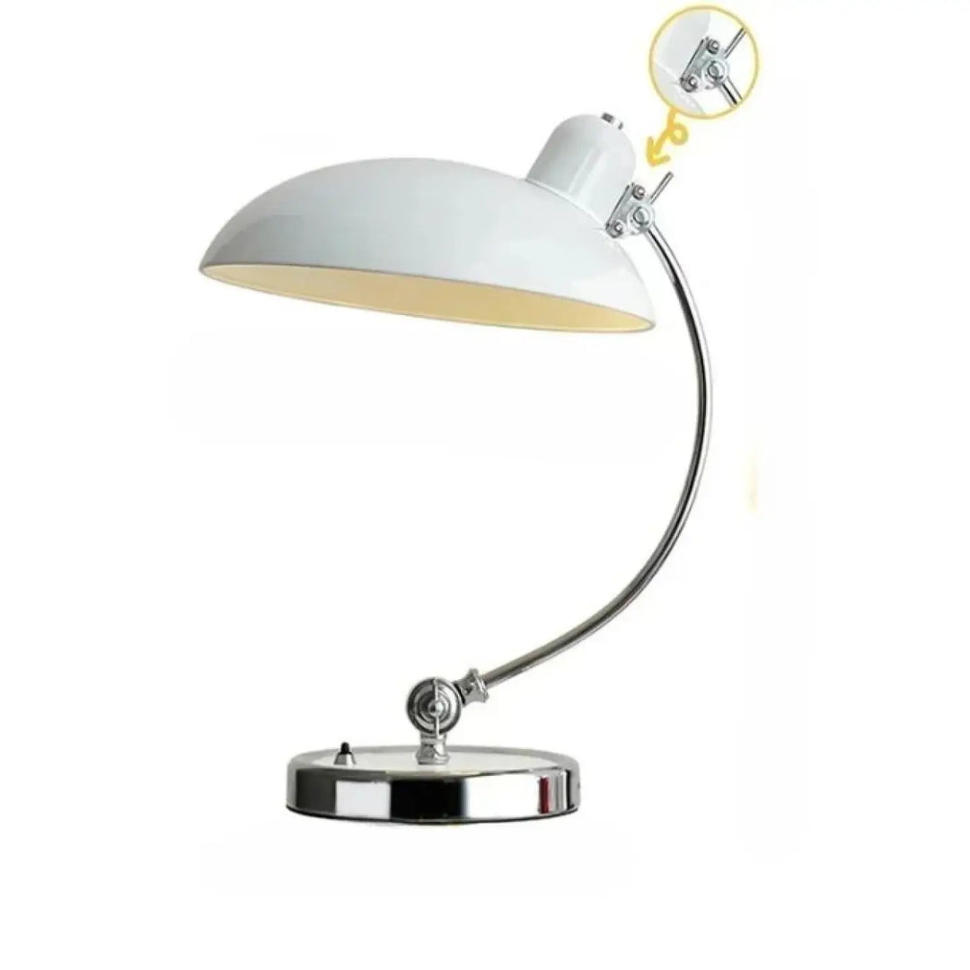 Lampe de table moderne en email blanc avec bras et base incurvés en chrome arcane