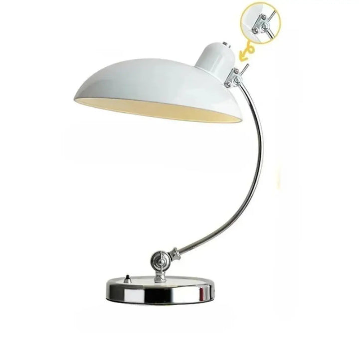 Lampe de table moderne en email blanc avec bras et base incurvés en chrome arcane