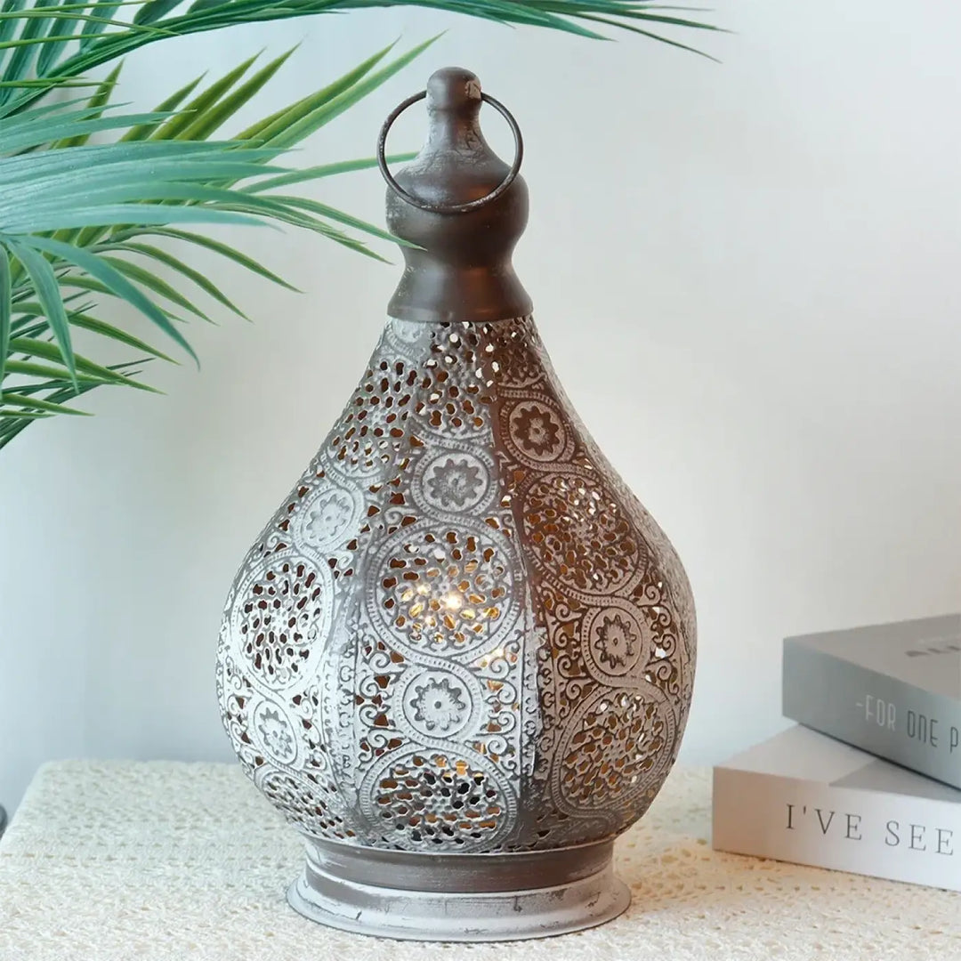 Lampe de table zahra en métal ajouré argenté avec motifs floraux pour décoration intérieure et table orientale