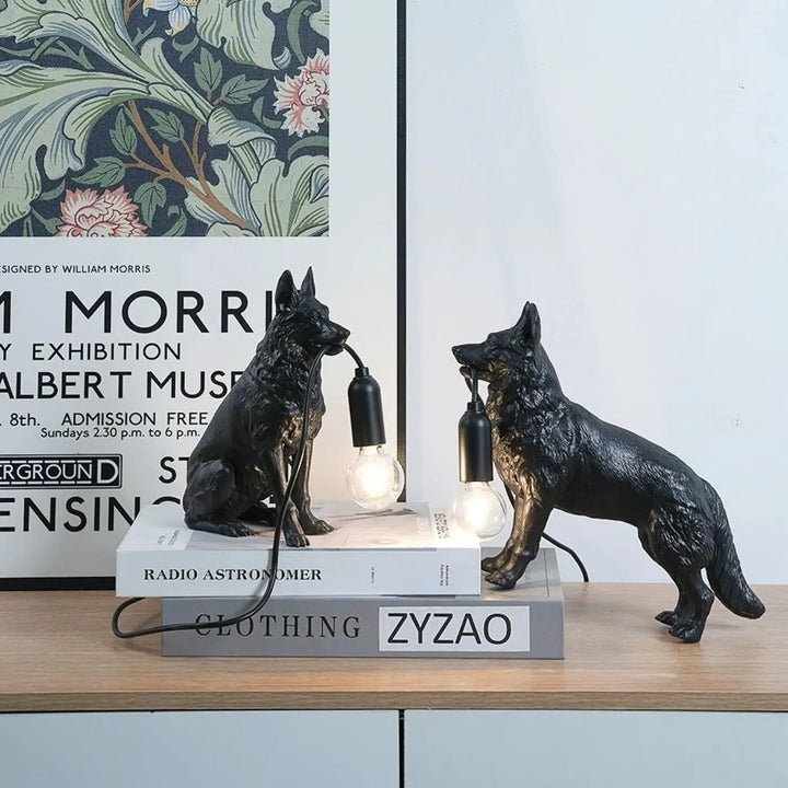 Lampe de table kanis berger allemand lumineux en figurine noire mate avec ampoule exposée design sculptural moderne