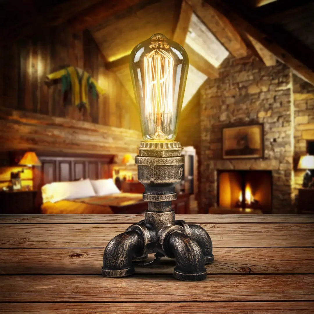 Lampe de table industrielle avec ampoule edison vintage et base métal tuyau noir pour décoration intérieure style industriel ambiance chaleureuse