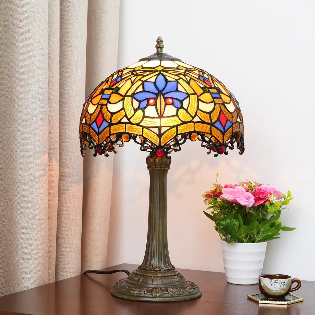 Lampe de table nanih vintage avec abat-jour en vitrail motifs floraux jaunes bleus et rouges complexe