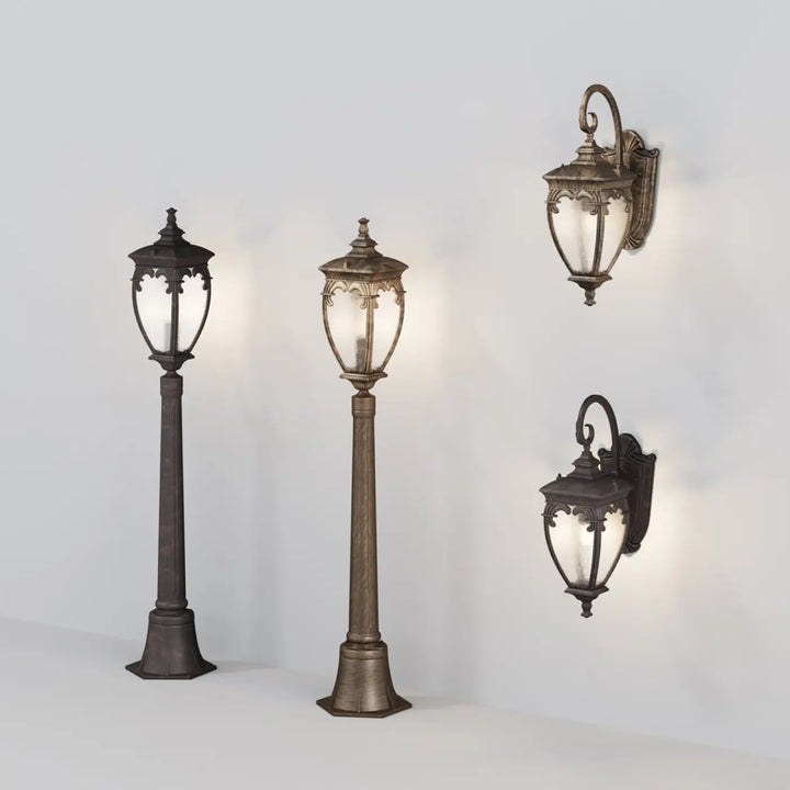 Lampadaire extérieur fleur en fer forgé finition bronze antique avec panneaux en verre clair pour bord d’une terrasse