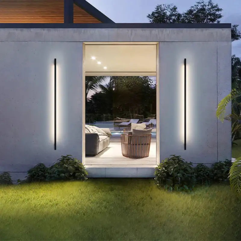 Longue Et Fine Applique Murale Extérieure LED Noire En Aluminium