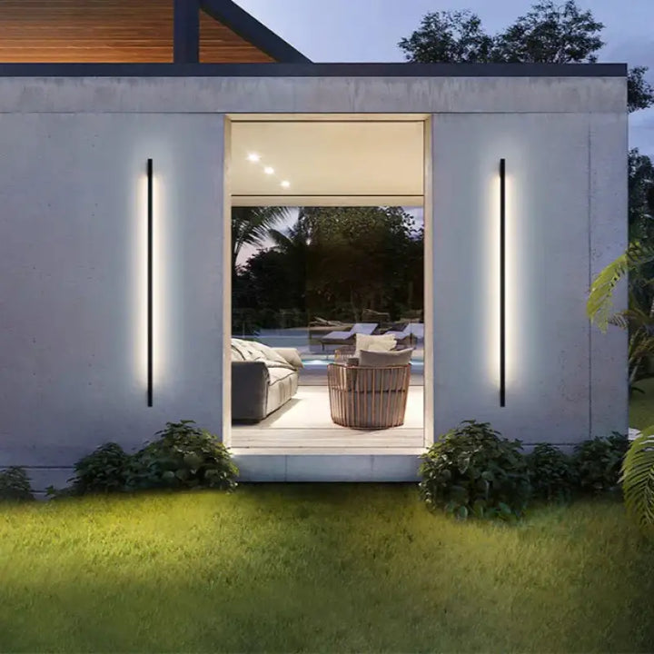 Longue Et Fine Applique Murale Extérieure LED Noire En Aluminium