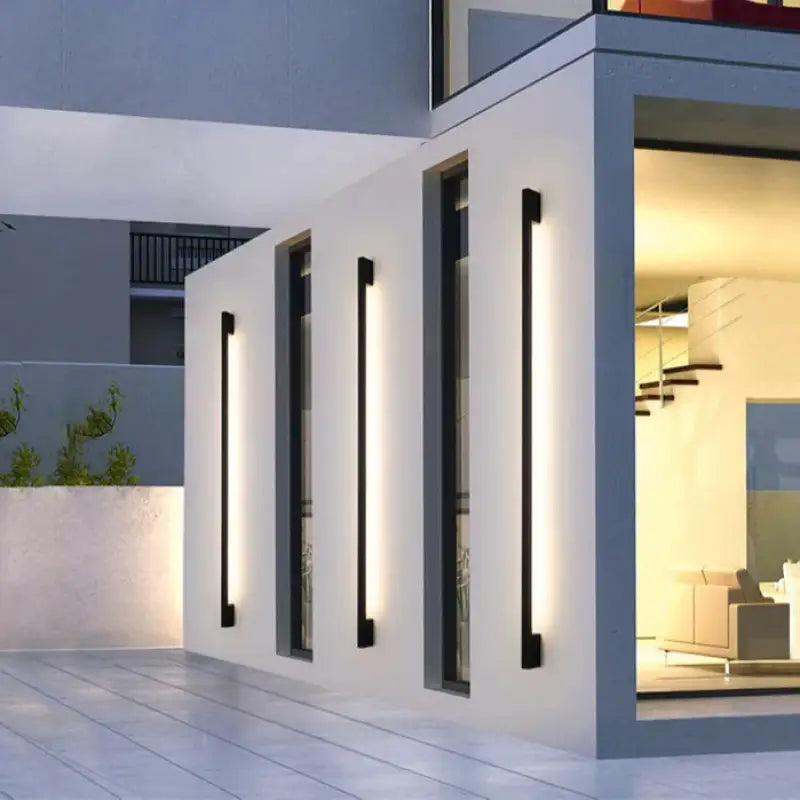 Longue Et Fine Applique Murale Extérieure LED Noire En Aluminium