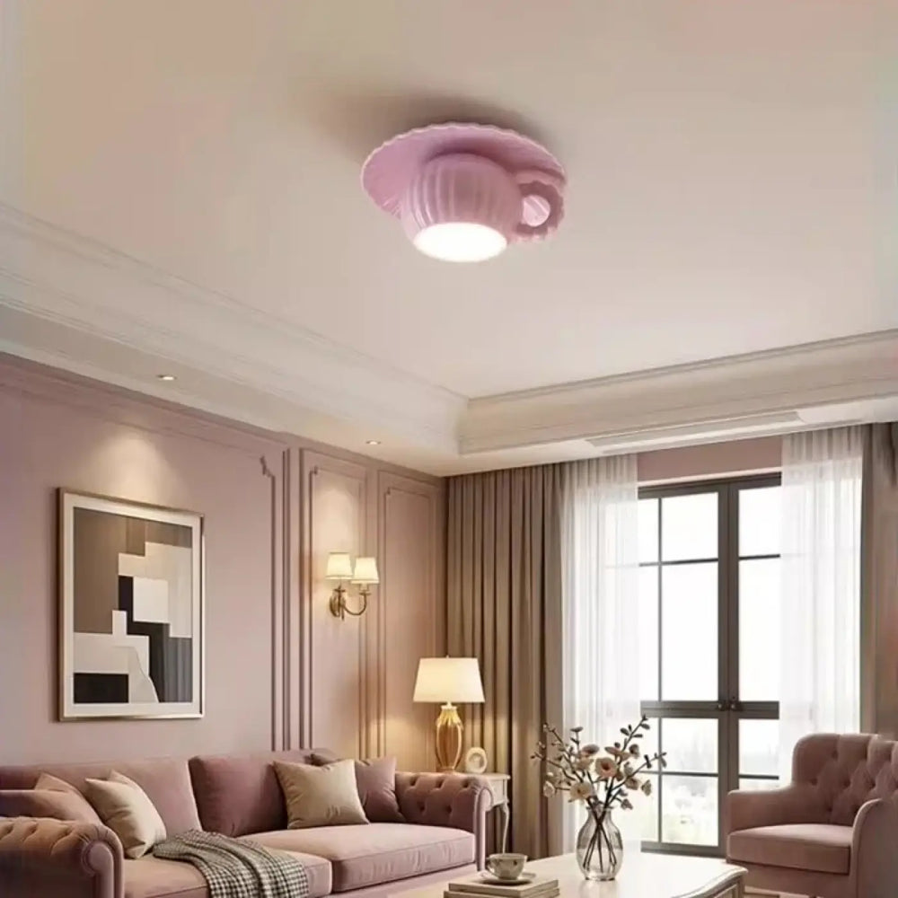 Luminaire plafonnier coralie en céramique rose pastel en forme de tasse avec centre lumineux blanc pour plafond