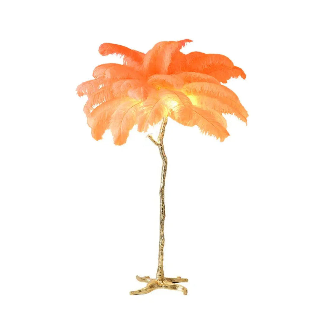 Lampadaire exotis avec plumes colorées orangées et socle doré en forme de luminaire palmier