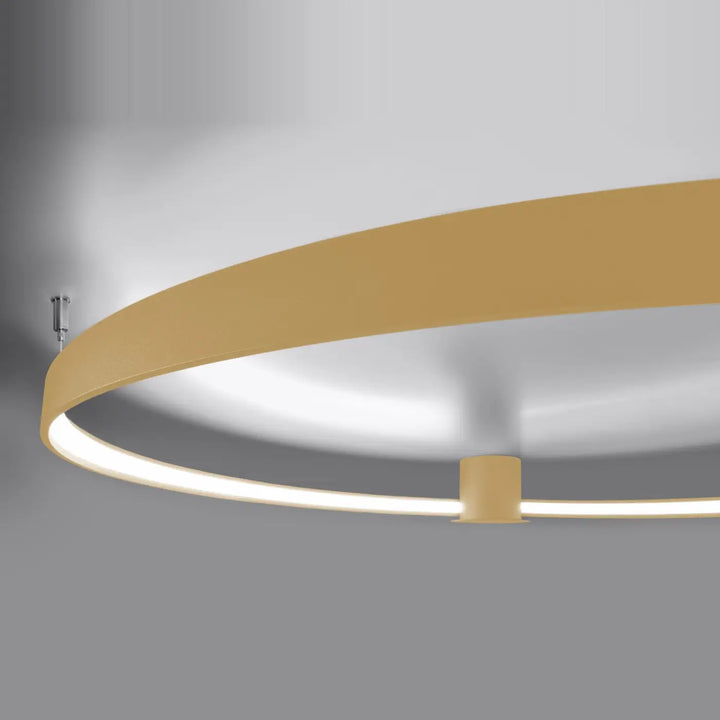 Plafonnier rio moderne circulaire doré avec modules led intégrés pour une efficacité lumineuse élevée