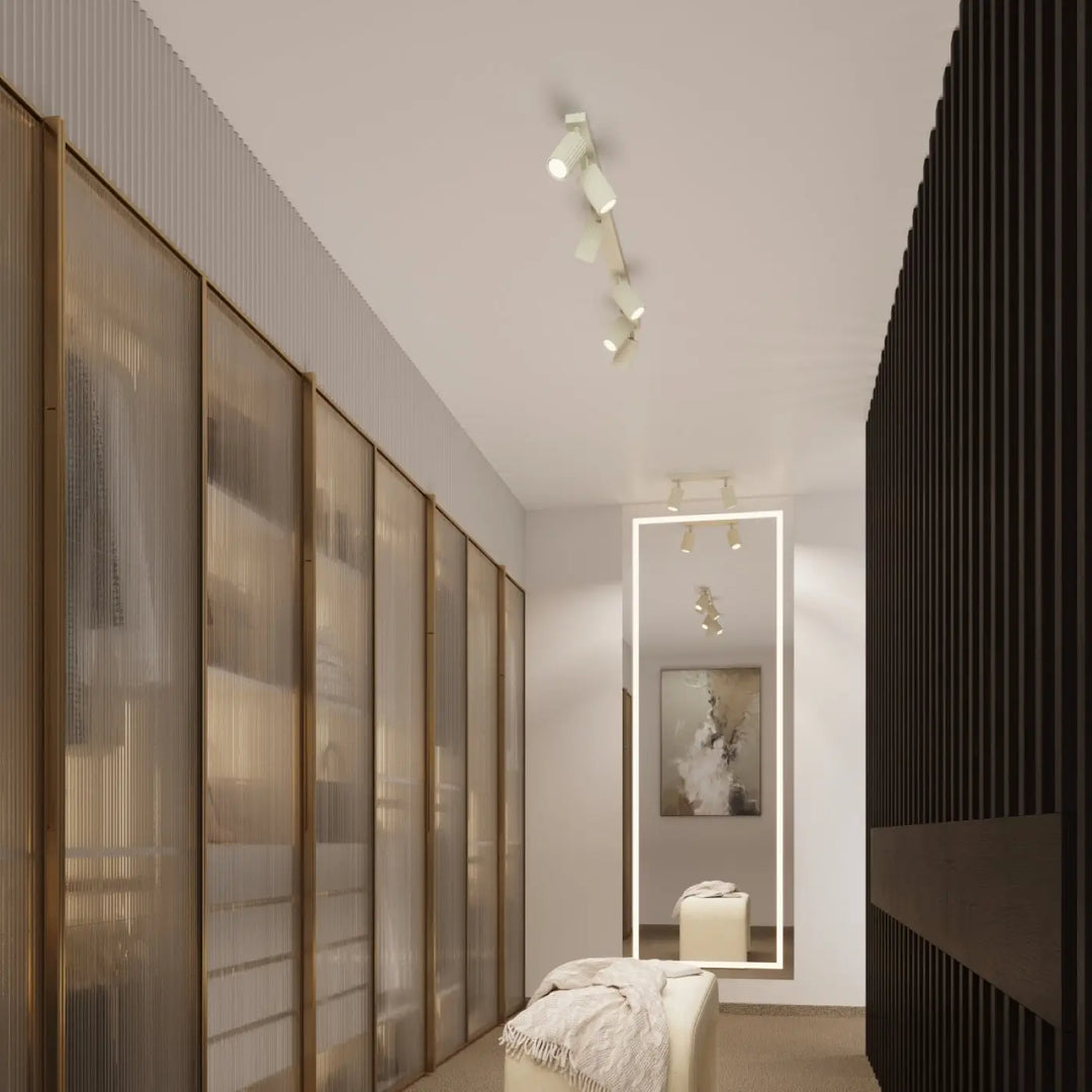 Luminaire plafonnier karbon allie blanc avec ampoules gu10 interchangeables et lignes subtiles sur plafond