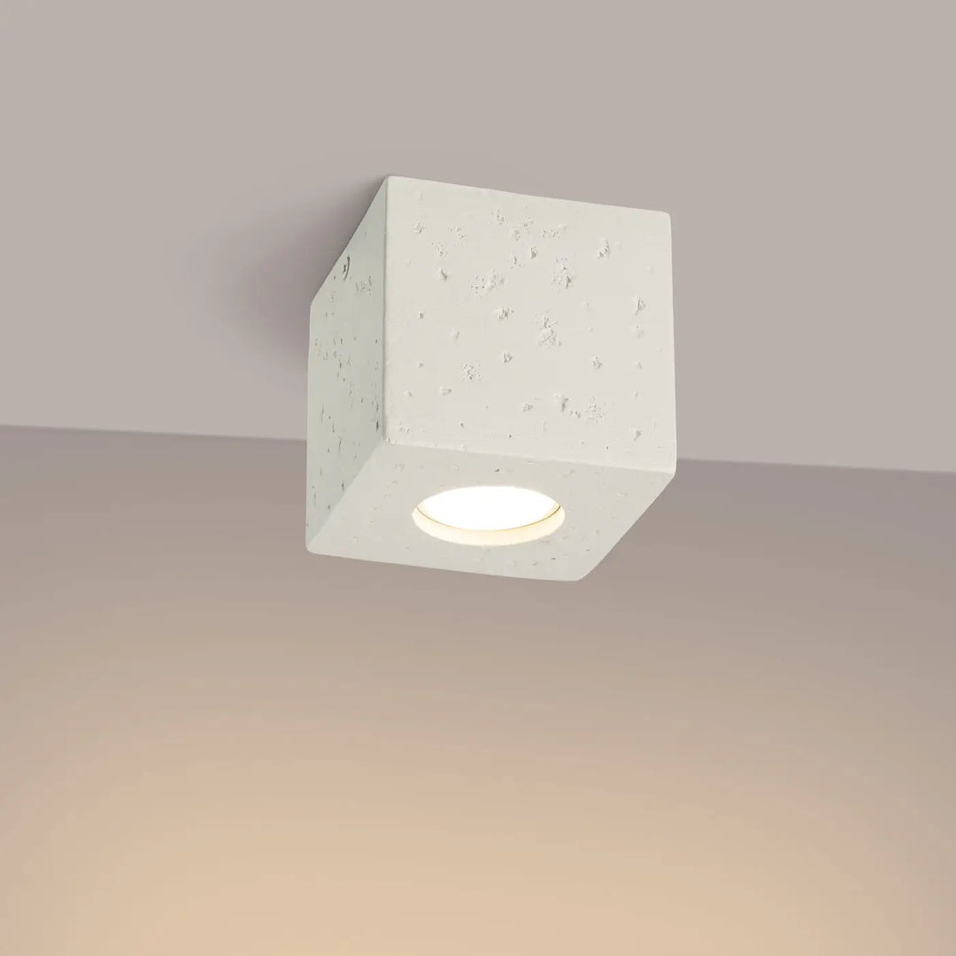 Plafonnier quad en béton beige avec ampoule led circulaire encastrée design contemporain pour éclairage intérieur