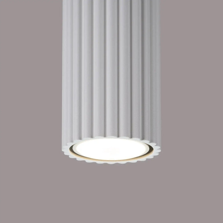Luminaire plafonnier karbon 30 blanc avec corps cylindrique cannelé et ampoule gu10 interchangeable design minimaliste