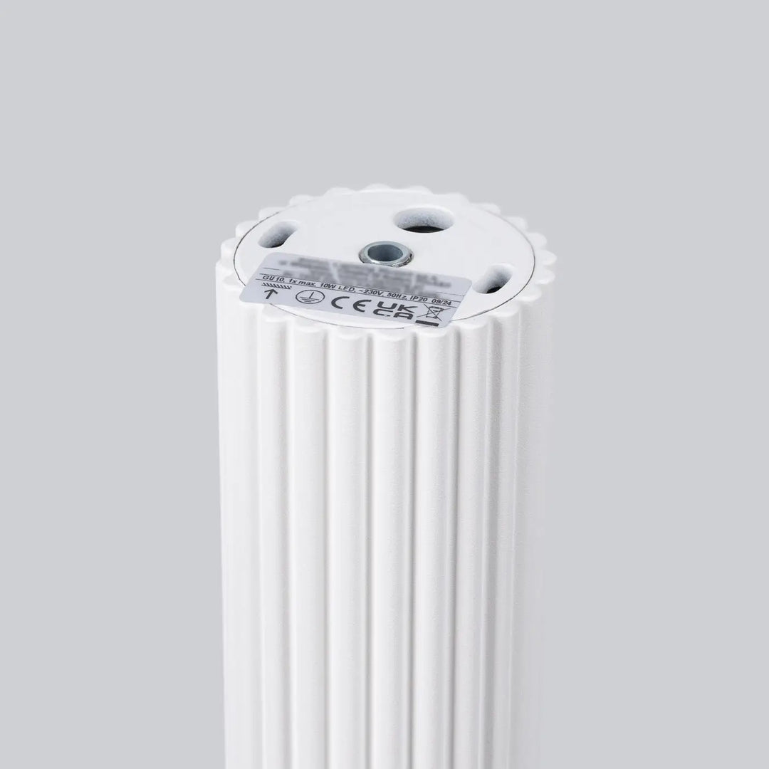 Plafonnier karbon allie blanc cylindrique avec rainures verticales et ampoules gu10 interchangeables