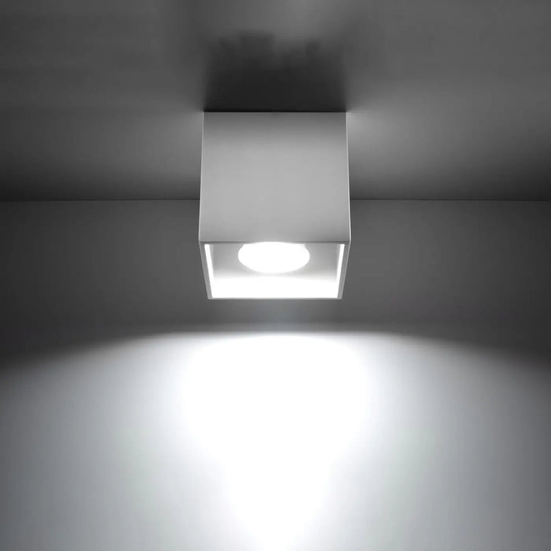 Plafonnier quad blanc avec panneau en verre dépoli au design minimaliste pour une magnifique décoration montées individuellement