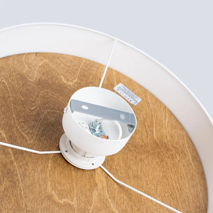 Plafonnier telesto blanc avec base en bois marron clair et fixation métal design minimaliste combinaison parfaite