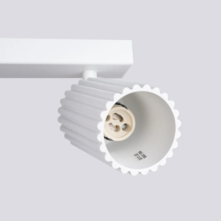 Plafonnier karbon allie design minimaliste blanc avec abat-jour cannelé et douille intégrée e27 pour ampoules gu10 interchangeables