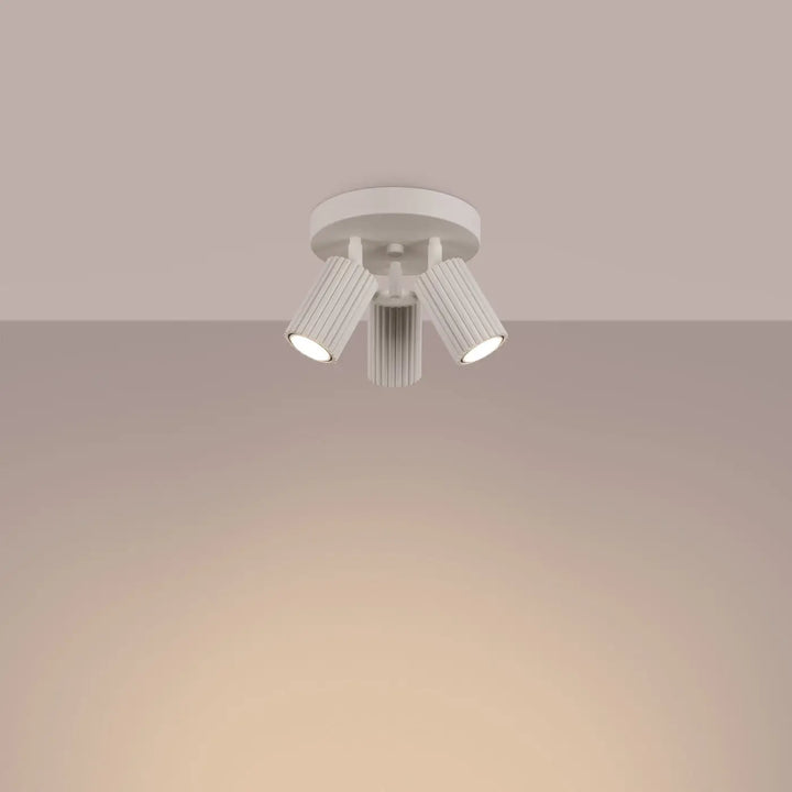 Plafonnier karbon allie beige avec trois lampes gu10 interchangeables et design minimaliste ribbé plafonnier plafonnier kar