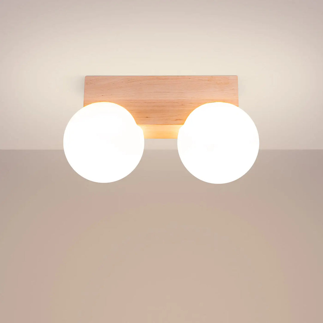 Applique plafonnier bulbo 2 en bois naturel avec forme minimaliste et combinaison naturelle de deux globes blancs lumineux