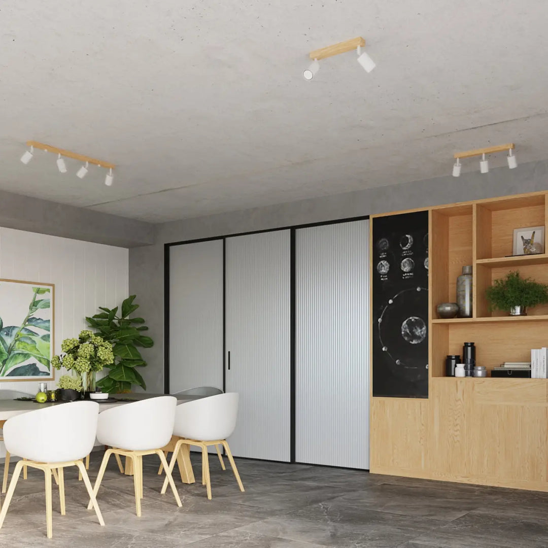 Plafonnier verdo 3l blanc en bois moderne avec têtes de lampe blanches monté sur plafond en béton design moderne