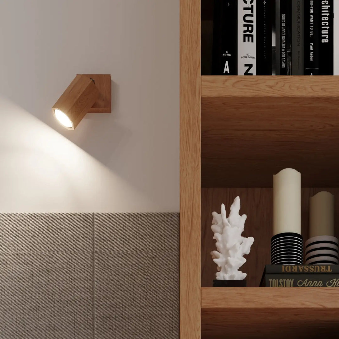 Plafonnier zeke avec finition bois clair et design angulaire qui s’intégrera parfaitement dans tout intérieur moderne