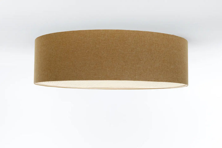 Luminaire plafonnier boho elegant brun avec abat-jour cylindrique en tissu texturé tan et intérieur blanc