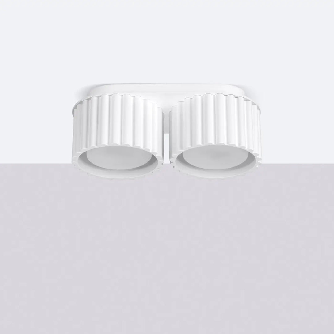 Luminaire Plafonnier blanc éteinte, vue rapprochée
