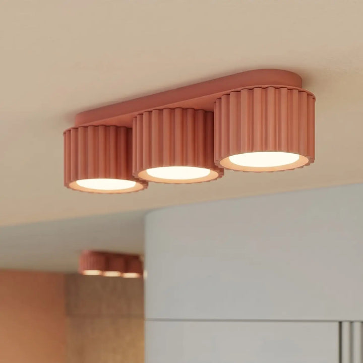 Luminaire Plafonnier pêche allumée, vue rapprochée