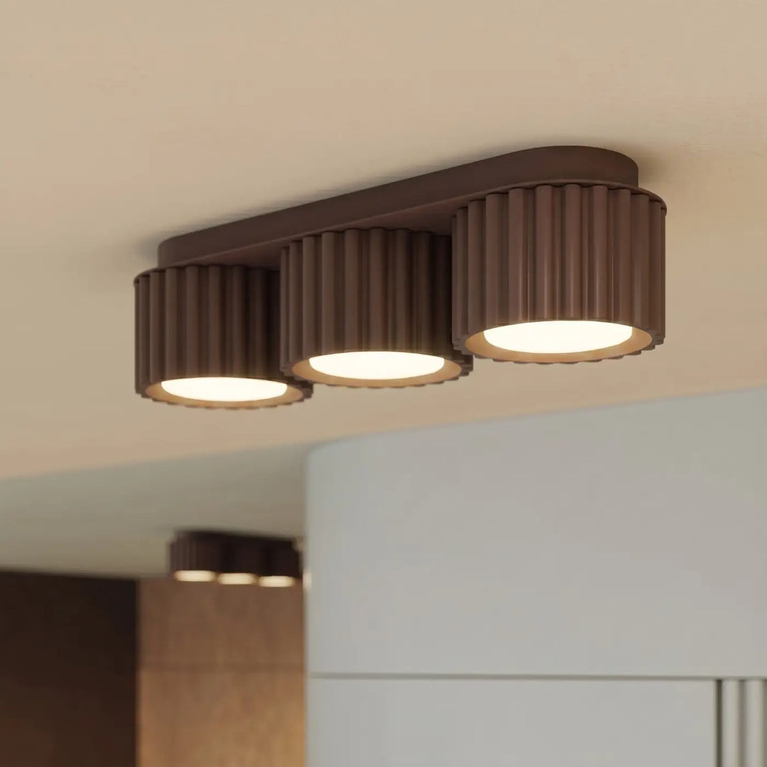 Luminaire Plafonnier marron allumée, vue rapprochée