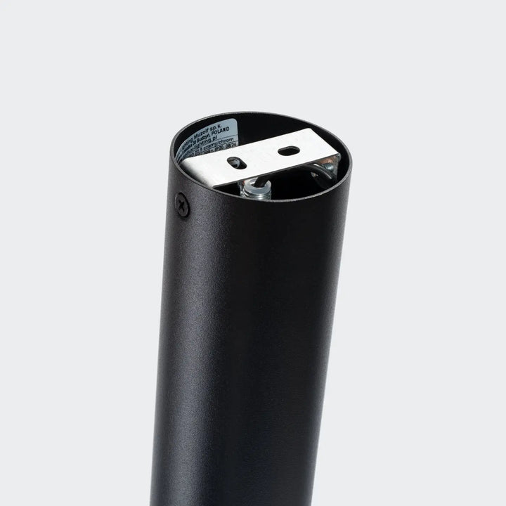 Plafonnier nero 22,5 noir chrom design moderne avec finition mate et support métallique pour plafond intérieur
