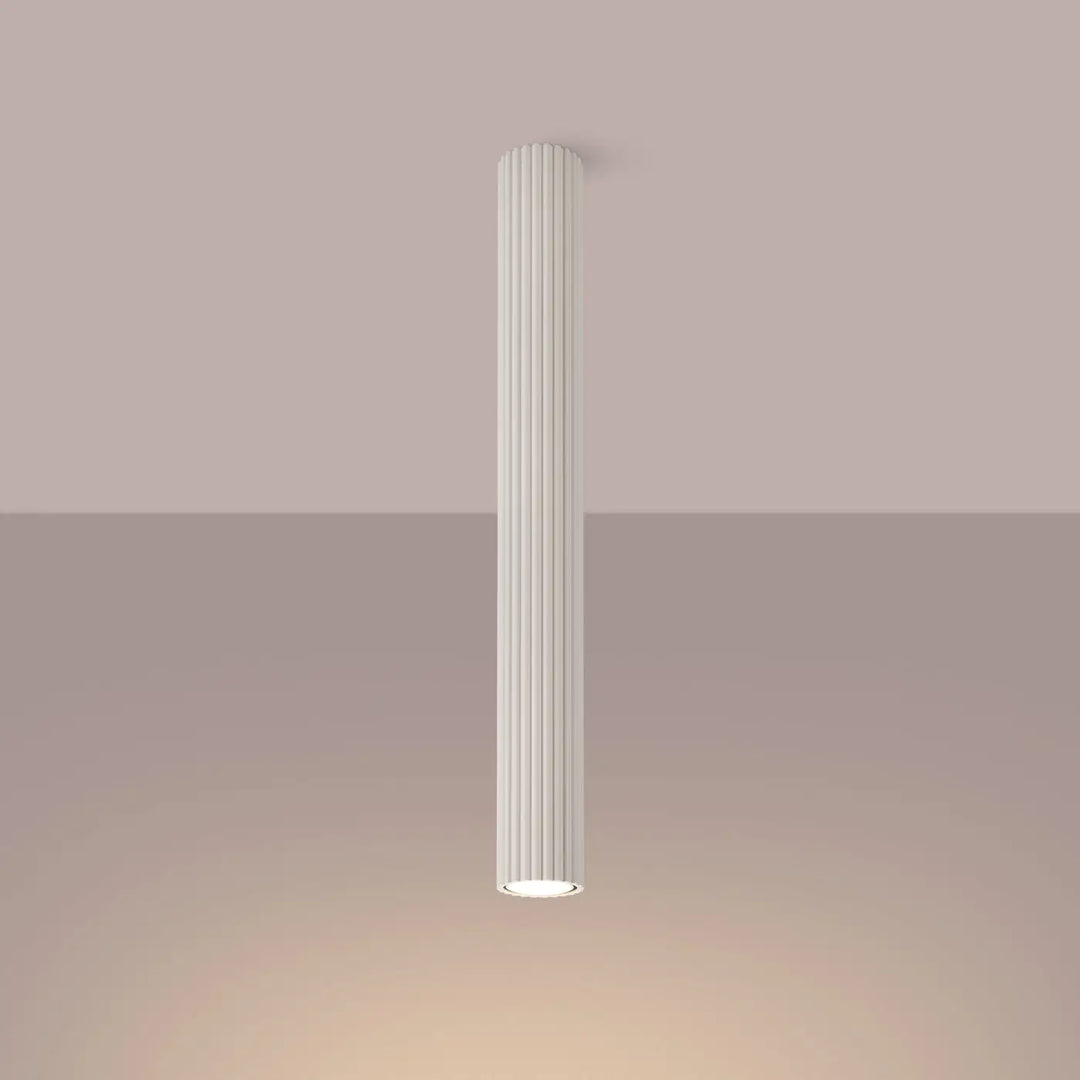 Plafonnier karbon 60 beige design minimaliste avec ampoules gu10 interchangeables et fini en vertical blanc élégant